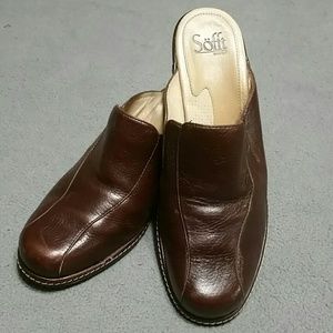 Women's SOFFT leather clog  shoe 9 1/2 M